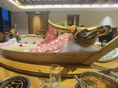 -茅草房·河畔园林火锅