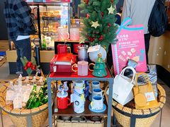 零售区-星巴克(广州南站A18检票口楼上)