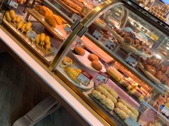 面包甜点陈列柜-巴黎贝甜(华堂新辰汇店)