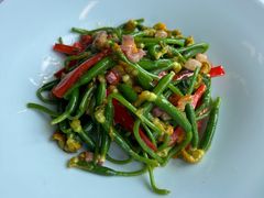 咸肉丁炒黄瓜苗-野蔓果·山野菜(西湖景区·龙井茶田店)
