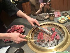 -铭牛烧肉·和牛海鲜自助(高新月牙湖店)