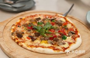 Mushroom Beef Pizza
