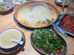 -洱火云南酸菜牛肉火锅(石景山当代商城店)