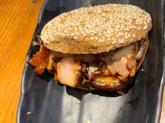 饼夹肘子-老天桥酱肉烧饼夹肘子(天桥店)
