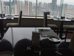 -荣誉国际酒店-云顶旋转餐厅