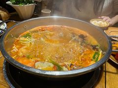 -快活林酸汤鱼鲜品火锅店(甲秀楼店)