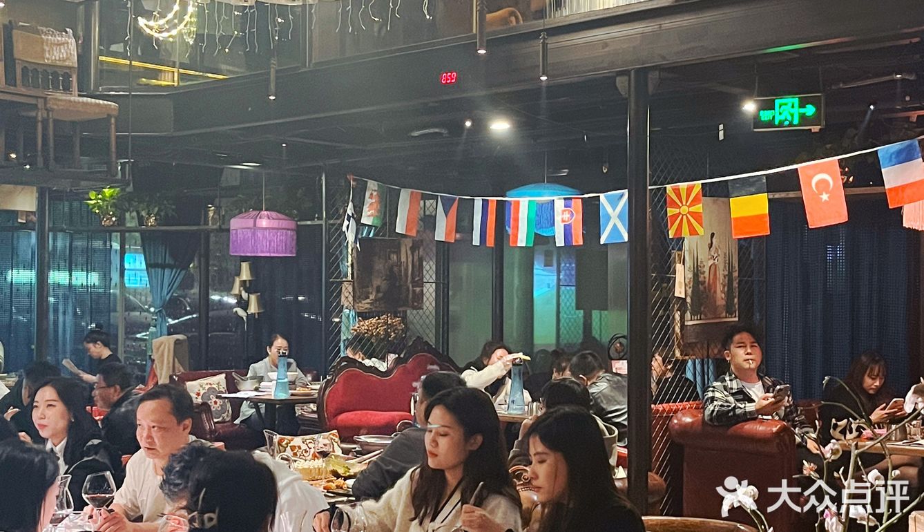 给大家找到了看世界杯的宝藏无国界料理餐厅