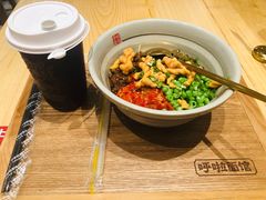 -呼啦面馆·头牌豌杂面(建新东路店)