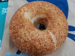 双重芝士贝果-瑞幸咖啡(沙河世纪广场一层店)