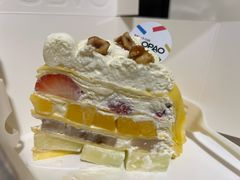 应季白巧水果千层-PAOPAO Bakery&Café(港汇店)