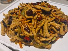 -老码头黑皮肘子锅包肉(赣水路店)