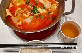 Sour-Sweet Tomato Fish Hot Pot