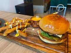 洛杉矶双重车达芝士牛肉汉堡-J·one Bistro吉萬酒厨·牛排