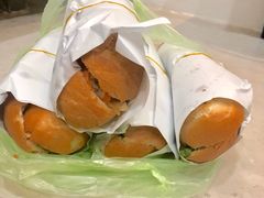 -Bánh Mì Huynh Hoa