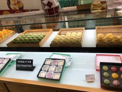 面包甜点陈列柜-南宋胡记(杭州河坊街店)