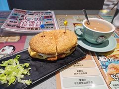 猪扒芝士滑蛋菠萝包-大头力茶餐厅(花都融创茂店)