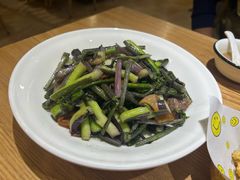 腊肉炒菜苔-董厨煨汤馆(车站路店)