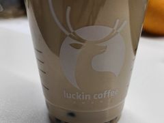 陨石厚乳拿铁-瑞幸咖啡(艺树家工场店)