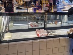 面包甜点陈列柜-黑草莓(重庆路店)