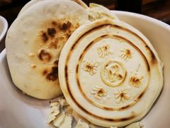 带logo的饼饼-果渊斋老米家泡馍馆(大雁塔店)