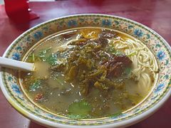 红烧牛肉面-金杨拉面王小吃面馆·牛三宝面·红烧牛肉粉