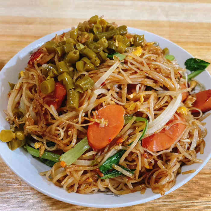 炒粉干,炒河粉,砂锅都超级好吃97加上酸豆角腊肠之类的绝了打分2020
