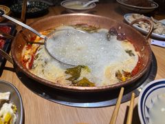 -洱火云南酸菜牛肉火锅(石景山当代商城店)