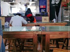 大堂-陇上全荟兰州传统牛肉面(延吉路店)