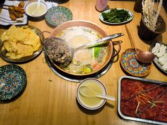 -洱火云南酸菜牛肉火锅(石景山当代商城店)