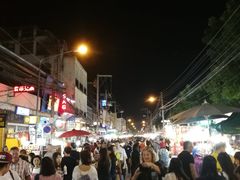 -周日夜市