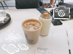 少少冰自带杯的拿铁-Manner Coffee(万象食家店)