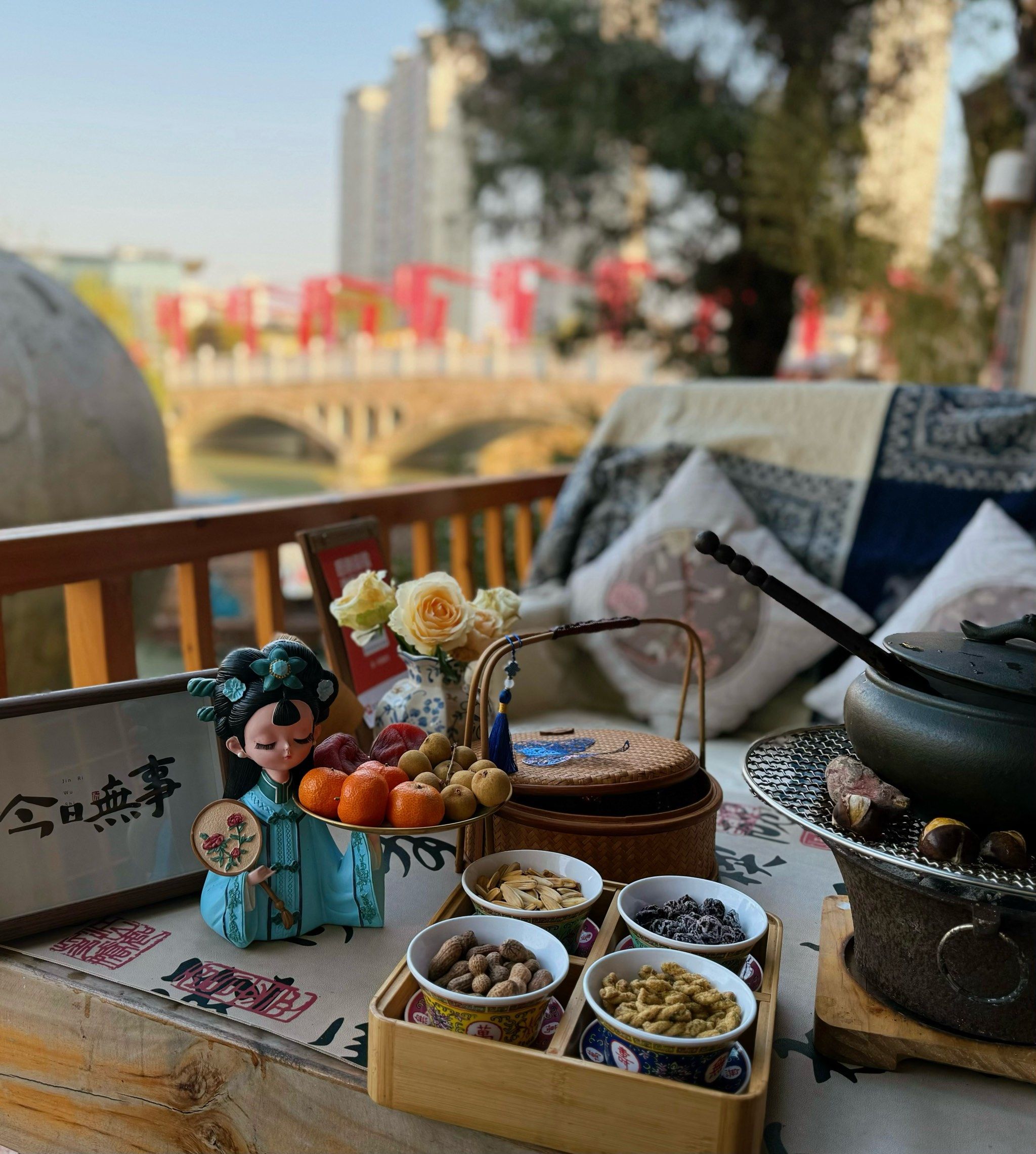 很丰富,冬天就是要吃烤红薯 烤板栗 烤柿饼 
喝茶发呆享受闲适时光