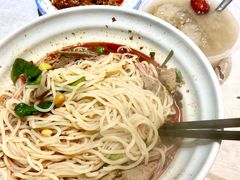 -爆炸头阿姨小四川正宗川味小吃(无任何分店)