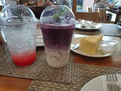 -Chom Cafe and Restaurant