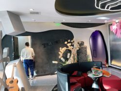 -TOP HAIR SALON