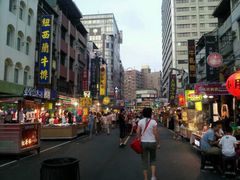 -六合夜市