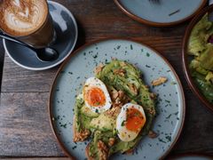 牛油果煮蛋吐司-RAC BAR(安福路店)