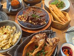 -蜜桃餐厅·伴山(湖滨商业街店)