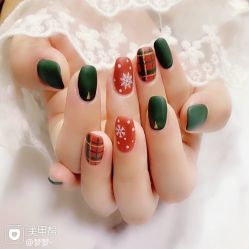 -Pink You美甲洗眉纹绣定制中心