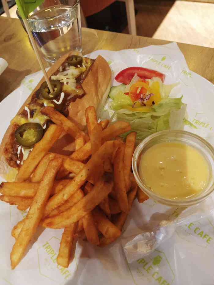 triple cafe-"简单的喝个下午茶,喝了杯无糖拿铁,来个起.