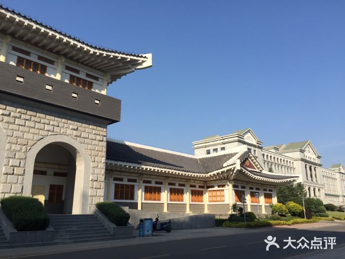 延边大学(延吉校区)建筑图片