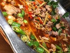 -兔行天下-鸿鹤鲜锅兔(中海国际店)