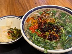 -云阿蛮云南生烫牛肉米线(奉贤路店)