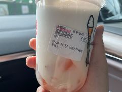 -蜜雪冰城(万达广场外B号门门口外集装箱店)