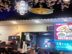 -老街烧烤大排档·地道湖北菜·龙虾馆(汉口火车站店)