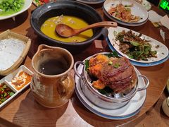 -老滇山寨•云南特色菜•地方菜•民族风情歌舞表演(金碧店)