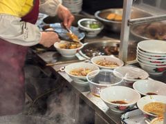 -松树干拌面店
