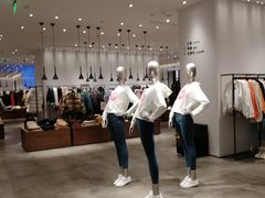 -URBAN REVIVO(西安Momopark店)