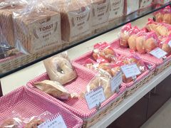 -红宝石·鲜奶小方·海派西点房(南丹店)