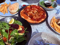 -12 Rocks Beach Bar Cafe